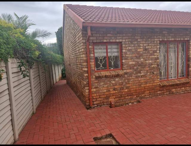 3 BEDROOM HOUSE FOR SALE IN CHANTELLE